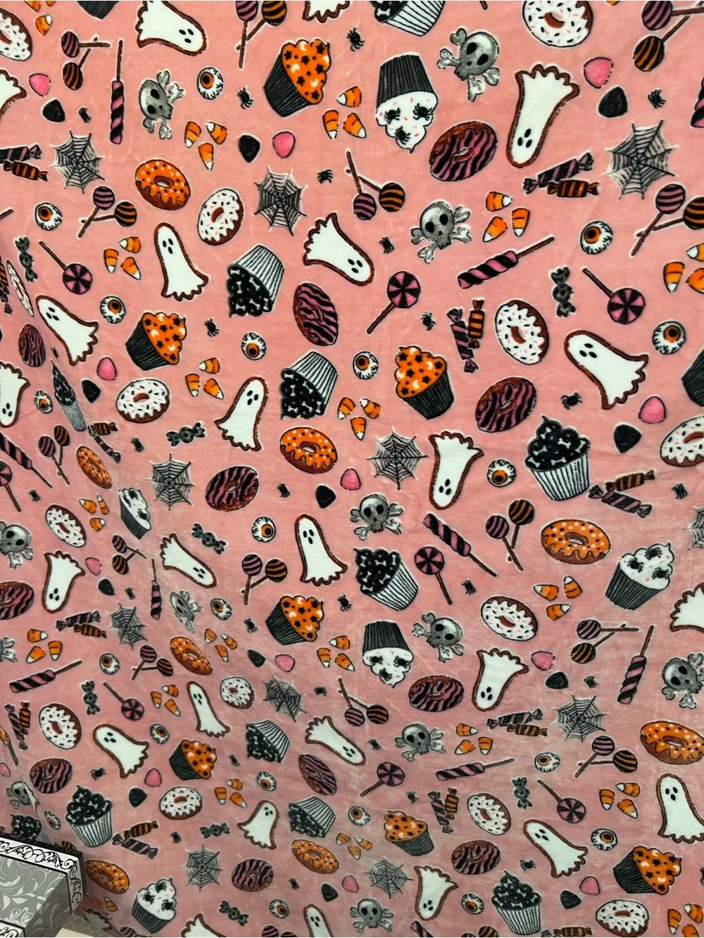 Isaac Mizrahi Pink Halloween Ghosts & Sweets Plush Throw Price Firm New!